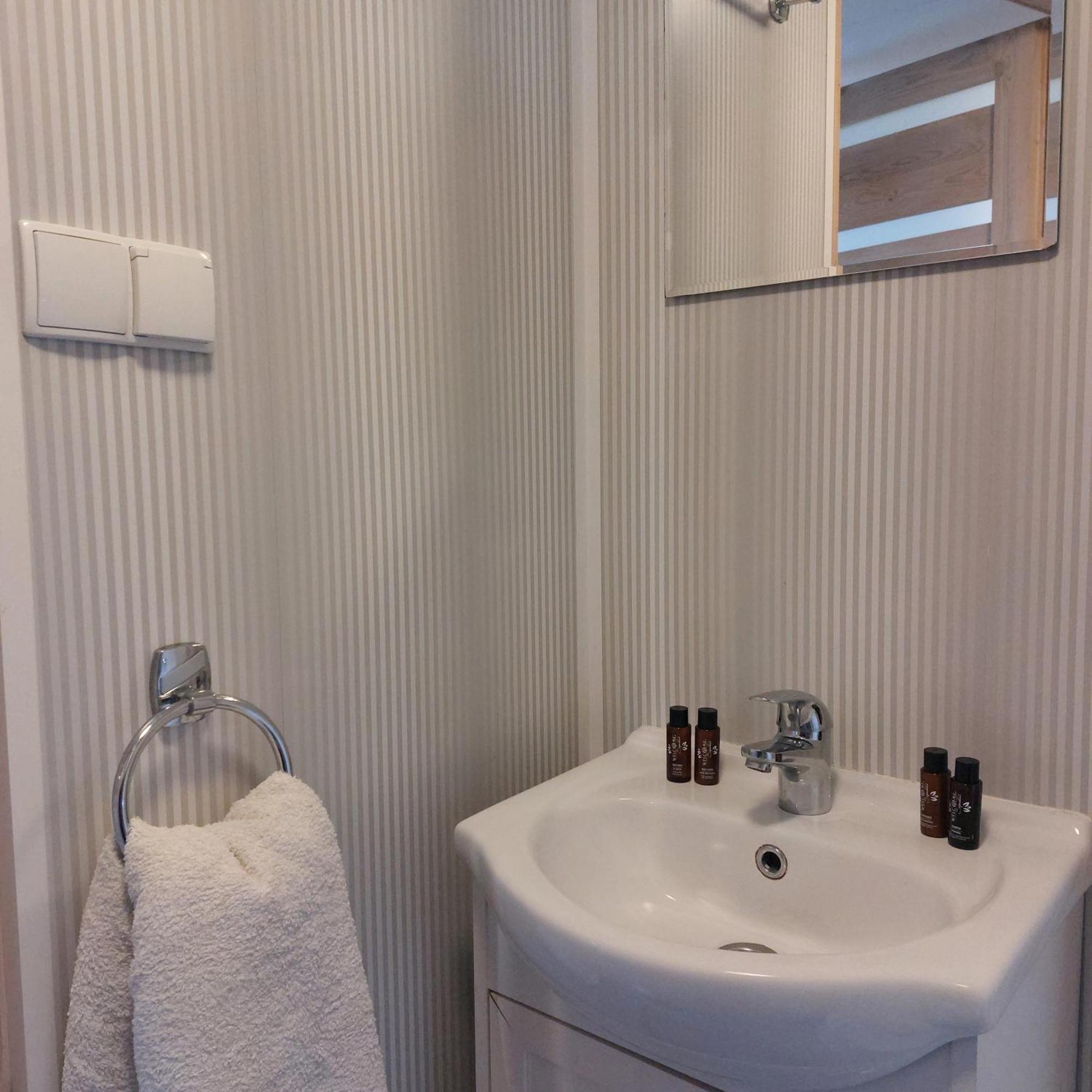 Zeeuwse Chalet Voor 2 Personen Serooskerke  Exteriör bild